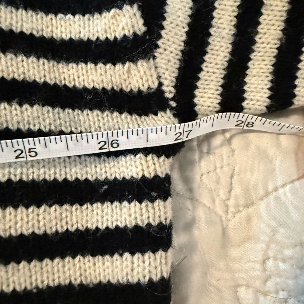 Carly Jean Los Angeles Wesley Sweater Black/White Striped Oversized OS EUC - Picture 6 of 8